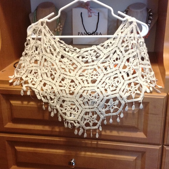 Crochet short poncho