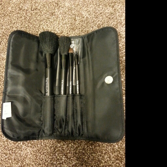 Traded! Victoria's Secret makeup brush set