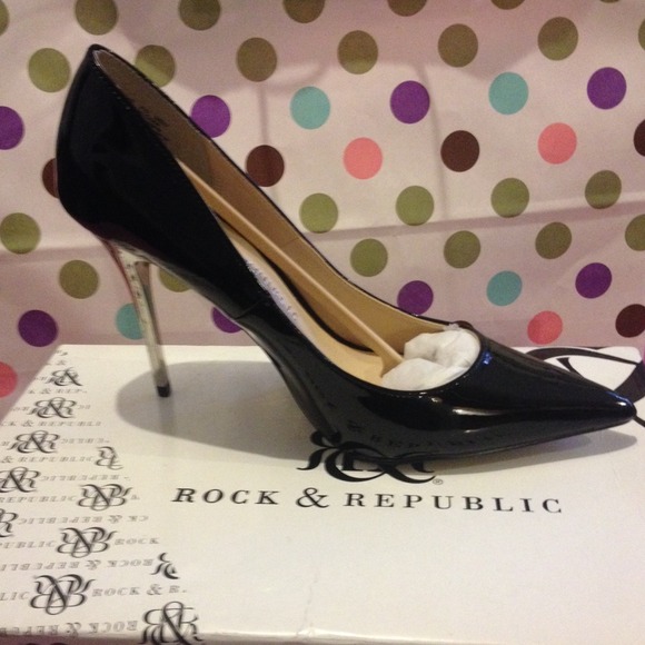 Rock and Republic | Black Pumps |