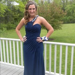 2012 prom dress. Only worn once!