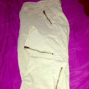 Khaki pants with zipper detail