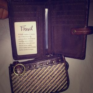 New Fossil Tri-Fold Wallet W/ Keychain Coin Purse