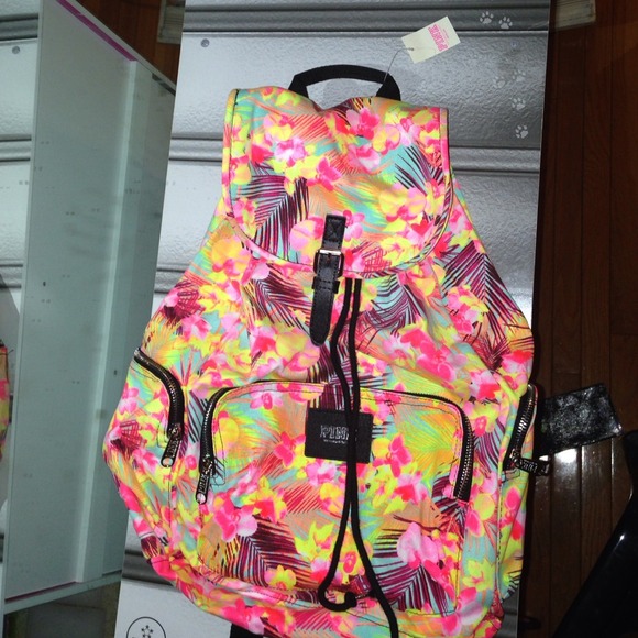Victoria's Secret Handbags - 🎀Victoria's Secret (PINK) Bagpack🎀
