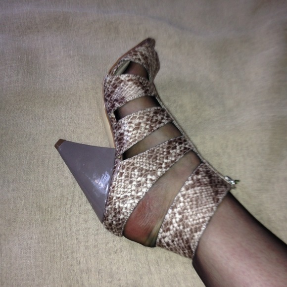 {Christian Siriano Snake Booties} - Picture 2 of 4