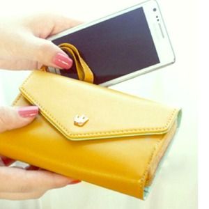 ‼️Reduced‼️Gorgeous Soft Brown Wristlet Wallet 👝