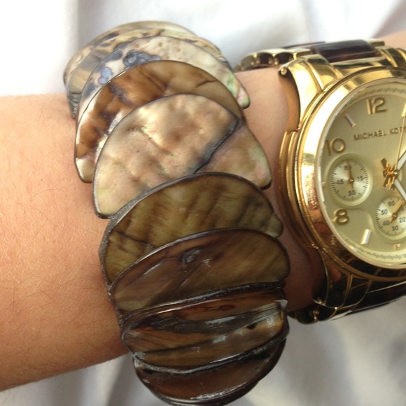 ❌SOLD❌Brown Shell Bracelet - Picture 4 of 4