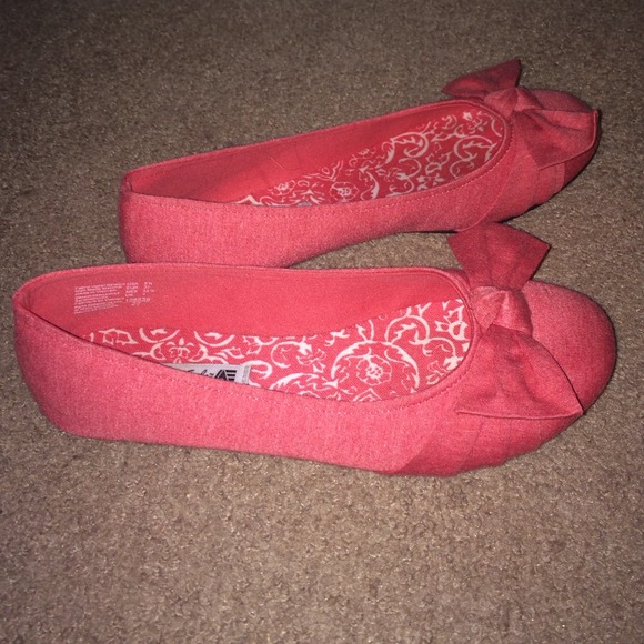 Pink Bow Flats! - Picture 3 of 3