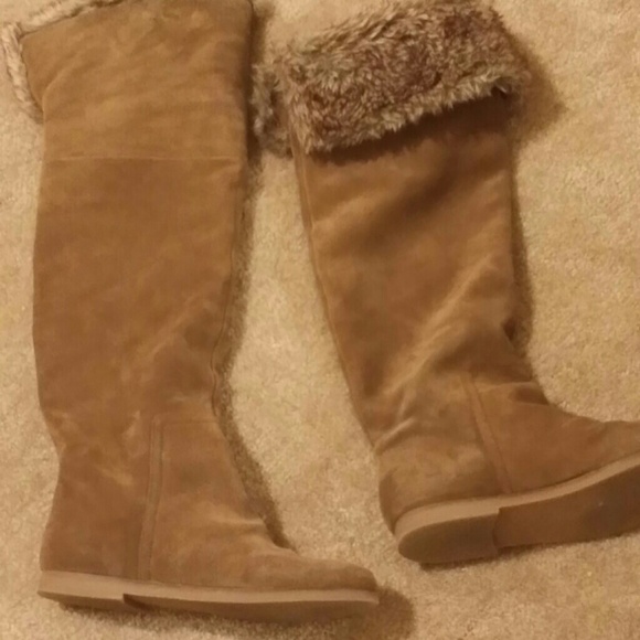 **SOLD ****Tan Boot with Fur Top sz 9