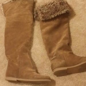**SOLD ****Tan Boot with Fur Top sz 9