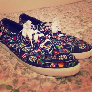 Explorer sneakers
