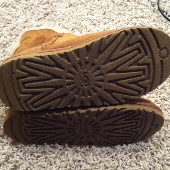 Ugg boots - Picture 3 of 4