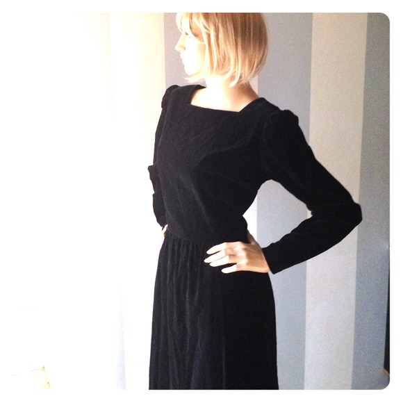 Vintage Black Velveteen w. shiny buttons down back