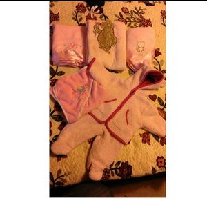 **Bundle** 3 blankets*1baby towel*1bear outfit*