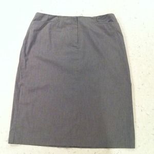 Adorable gray pencil skirt