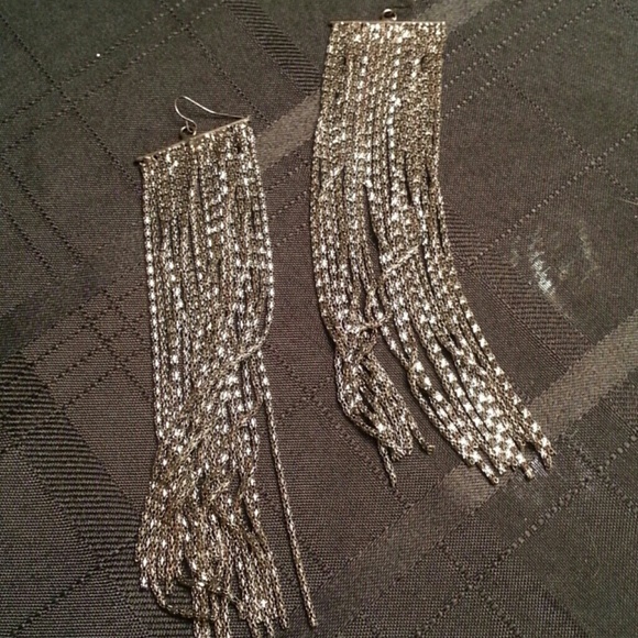 Chain curtain earrings