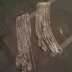 Chain curtain earrings