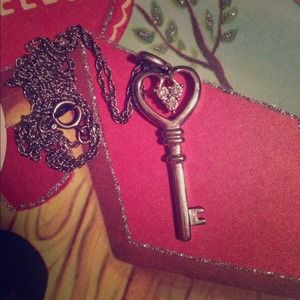 Sterling Silver "Key to My Heart" Necklace💎💎💎