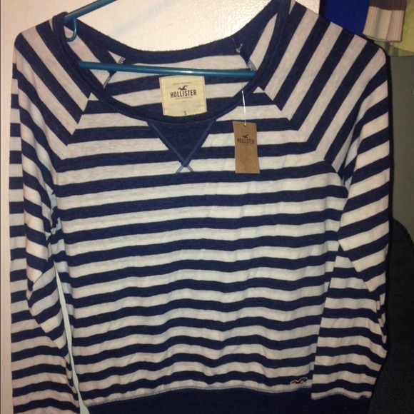 Not available ⬅️Hollister small long sleeve shirt