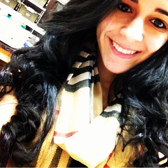 Plaid scarf, it is NOT Burberry - Picture 1 of 1