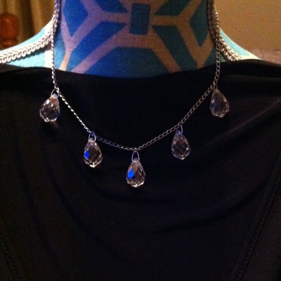 Teardrop crystal necklace