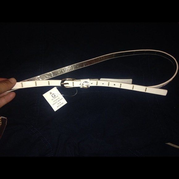 No longer have this!!!!!Guess belt medium