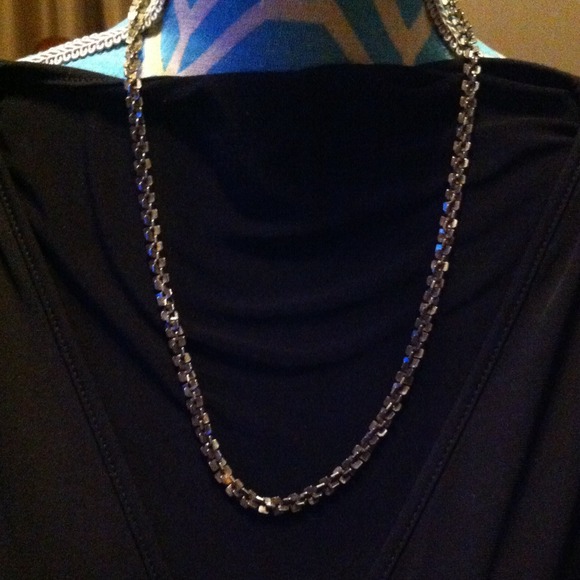 Dark silver box type necklace
