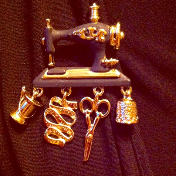 Vintage sewing machine pin