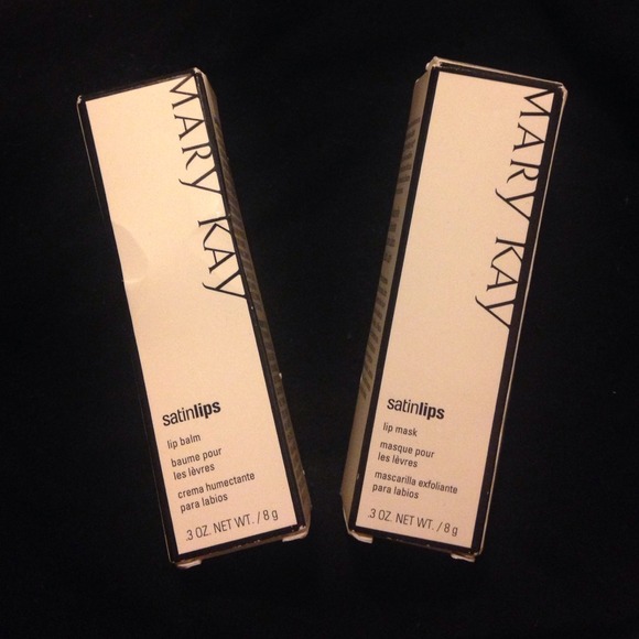 Sold⬅️Mary Kay satin lips set