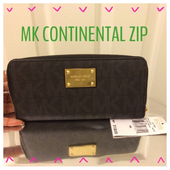 Michael Kors Jet Set Signature PVC Continental Zip