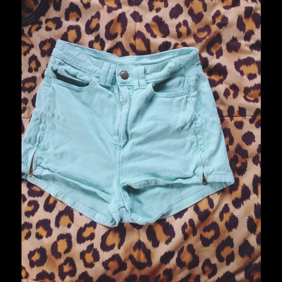 Better pictures vvv* AA high waisted zipper shorts