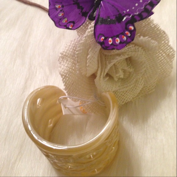 Tory Burch Jewelry - Tory Burch Resin Logo Cuff Bracelet