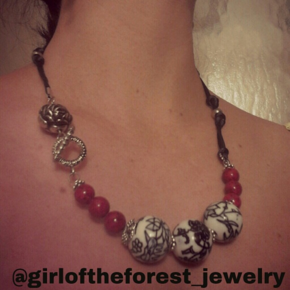 Gorgeous glass bead necklace!
