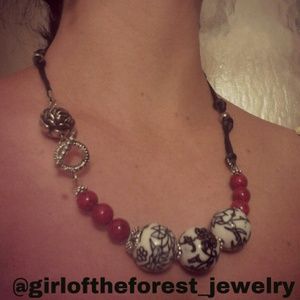 Gorgeous glass bead necklace!