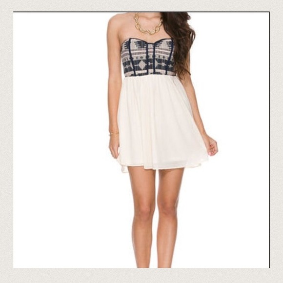 . Dresses & Skirts - 🎉NWT🎉