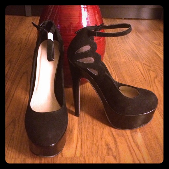 ⬇️REDUCED⬇️European Asos platform heels