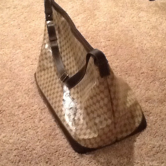 Large Gucci Carry on - Picture 2 of 4