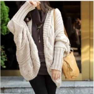 REDUCED 🔶 Last one! 🔶 BLACK 💞 NWOT Cardigan