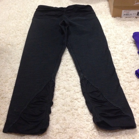 Like New-- Charcoal DENIM Gray w black Lulu fabric