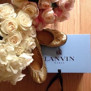 Lanvin Shoes - 🍃💕Lanvin GoldBallet Flats 🎉2HP🎉Salut Printemps Lanvin Shoes - 🍃💕Lanvin GoldBallet Flats 🎉2HP🎉Salut Printemps