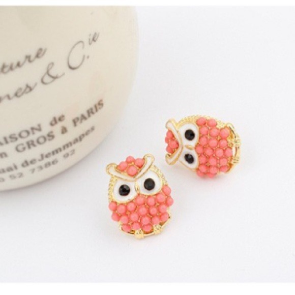 Peach-Pink Small Owl Studs ⭐️ Last Pair!