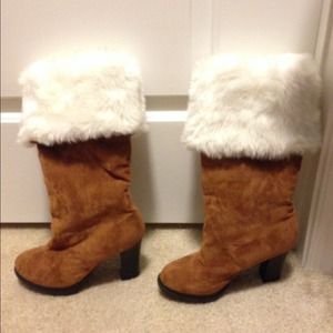 Brown faux fur suede boots womens sz 6! Beautiful