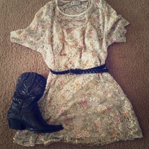 SALE 🌟 Lace, vintage sheer dress!