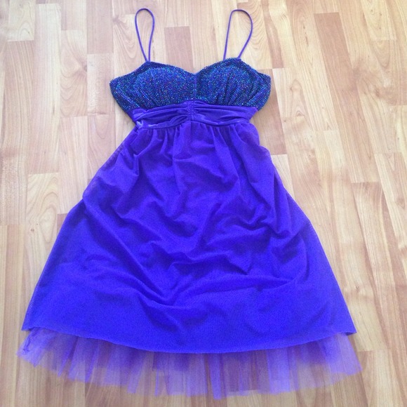 🔴SOLD 🔴💜Stunning XOXO Purple Beaded  dress💜 - Picture 2 of 4