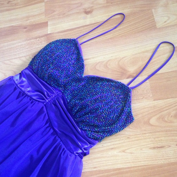 XOXO Dresses & Skirts - 🔴SOLD 🔴💜Stunning XOXO Purple Beaded  dress💜