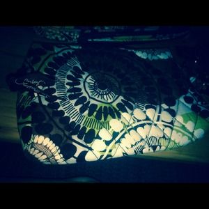 **hold**Vera Bradley cosmetic case