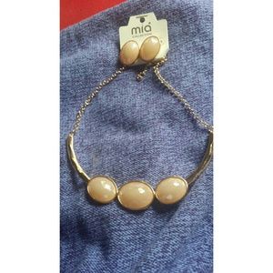 Necklace with earrings