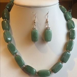 REDUCED------Stunning Jade 3 PC. Necklace set
