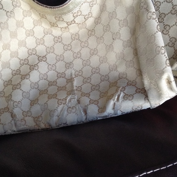 Beige and gold Gucci bag- REDUCED! - Picture 3 of 4