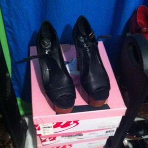 Jeffery Campbell Foxy Size 6 with Box