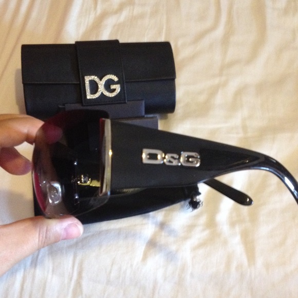 Sunglasses - Picture 2 of 4